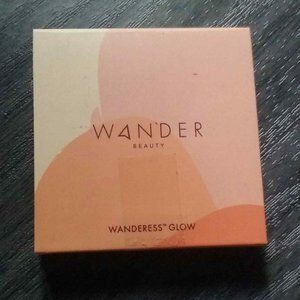 Wanderess Glow Highlighter in After Hours